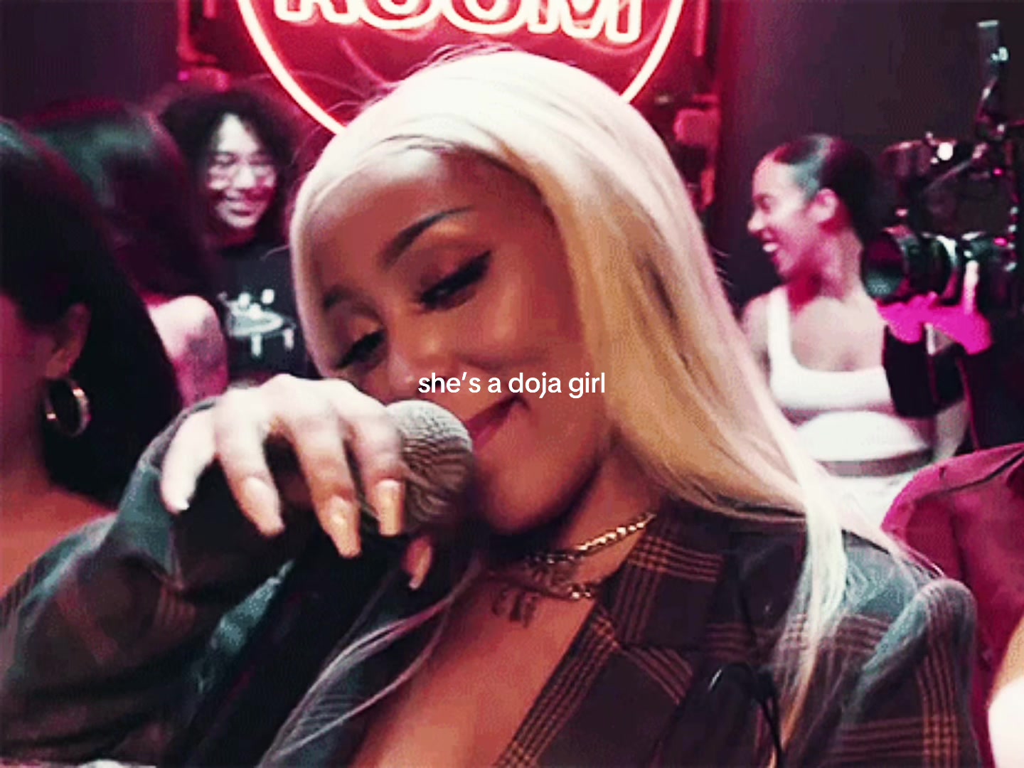 @𝑒