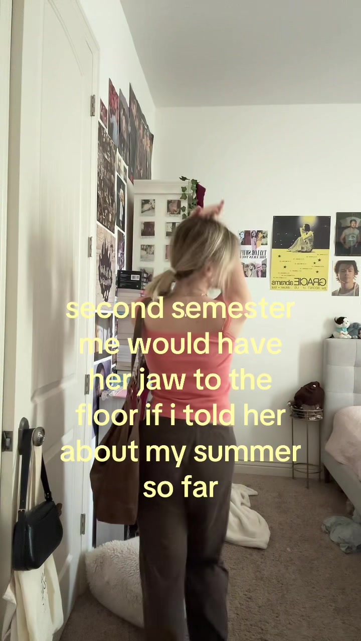 @julia ⋆ ｡⋆୨୧˚