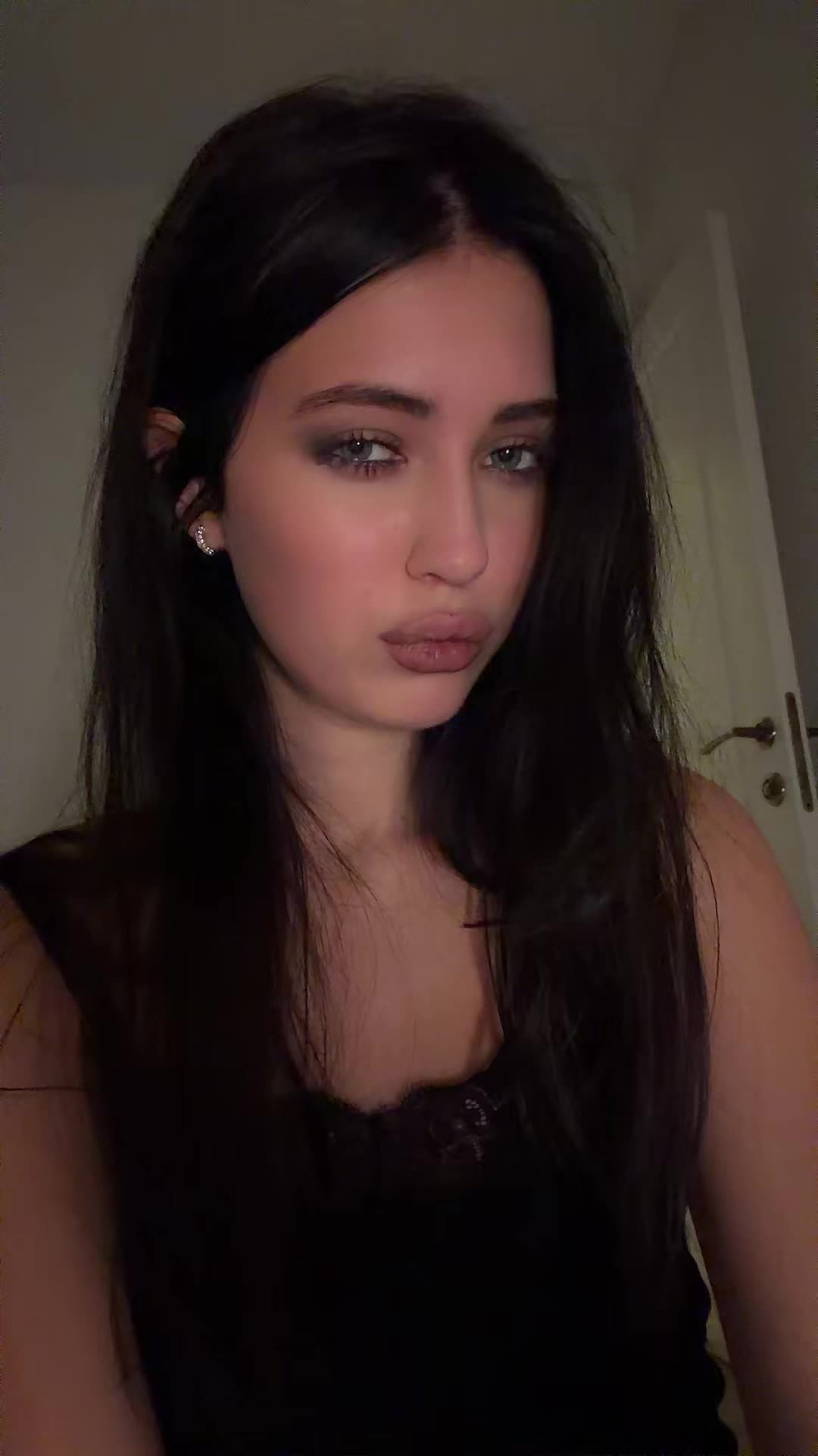 @Milania