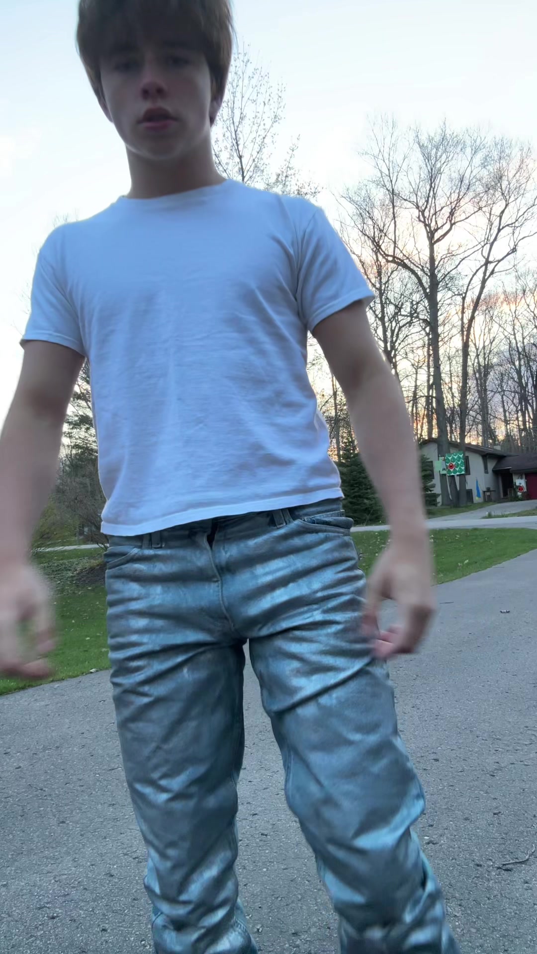 @️