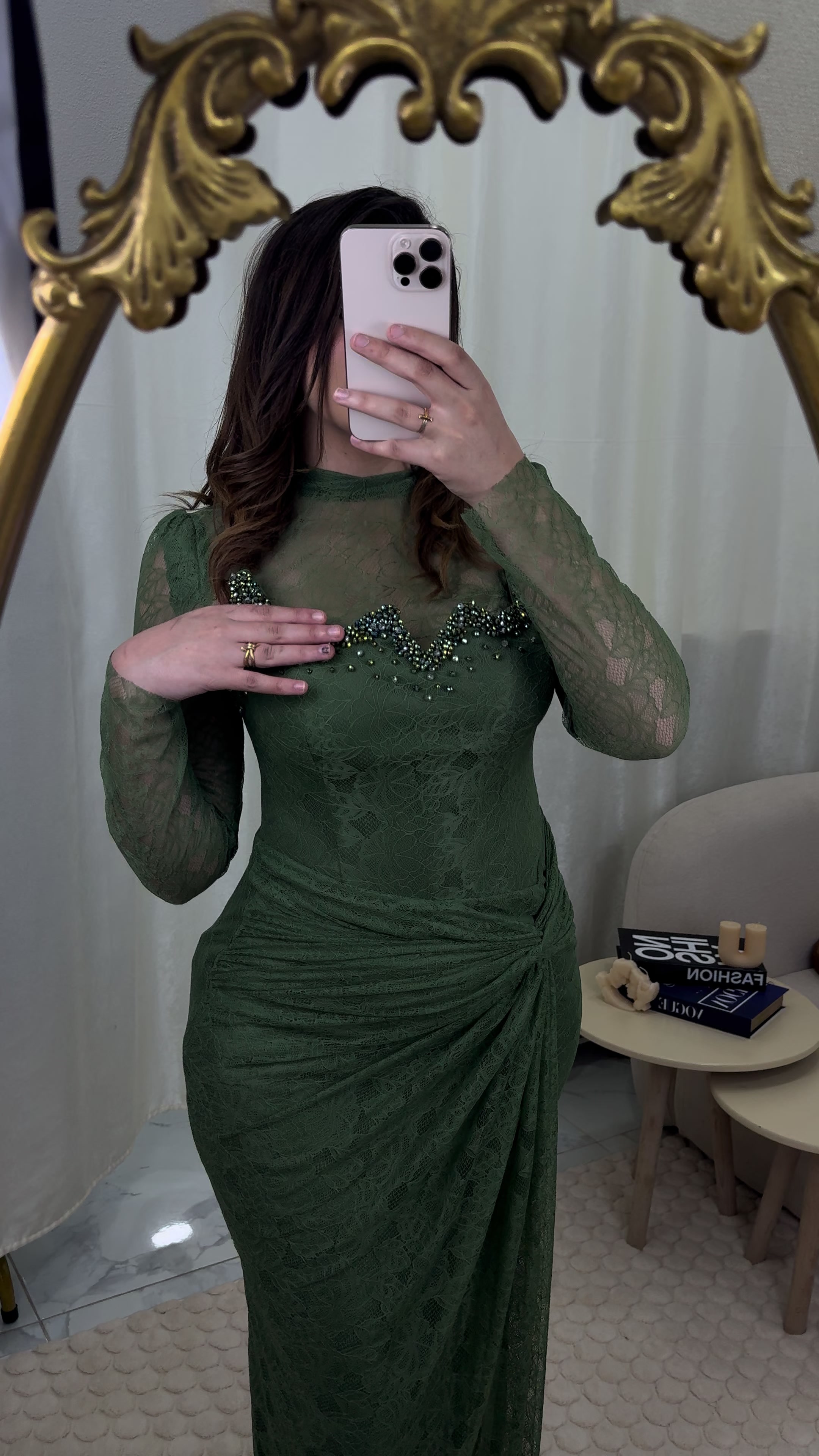 @Miss aniqa 24