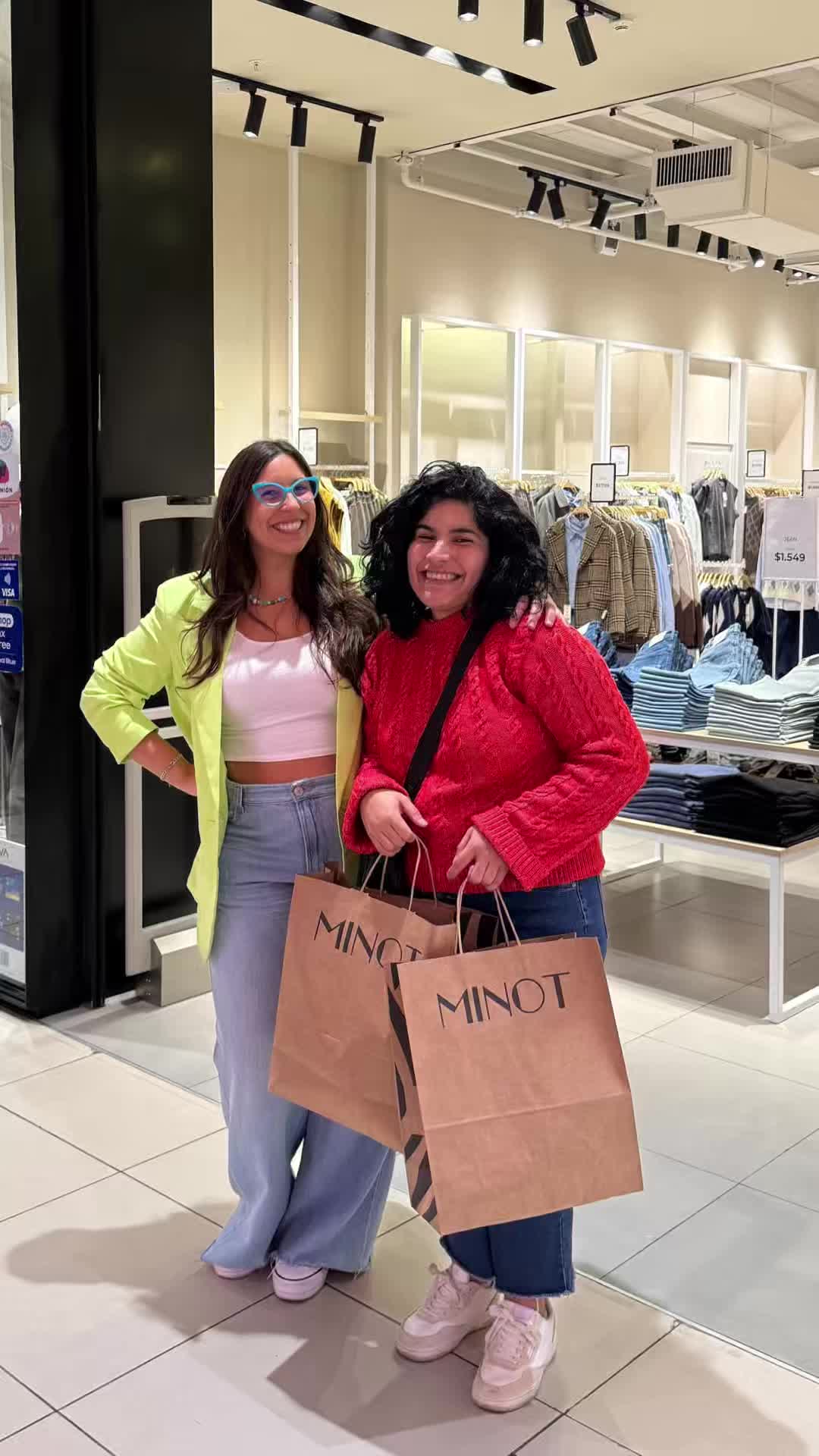 @Tres Cruces Shopping