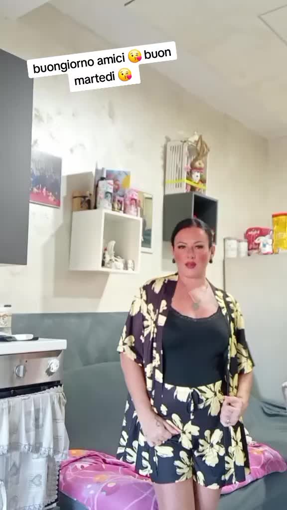 @ladeadelledee