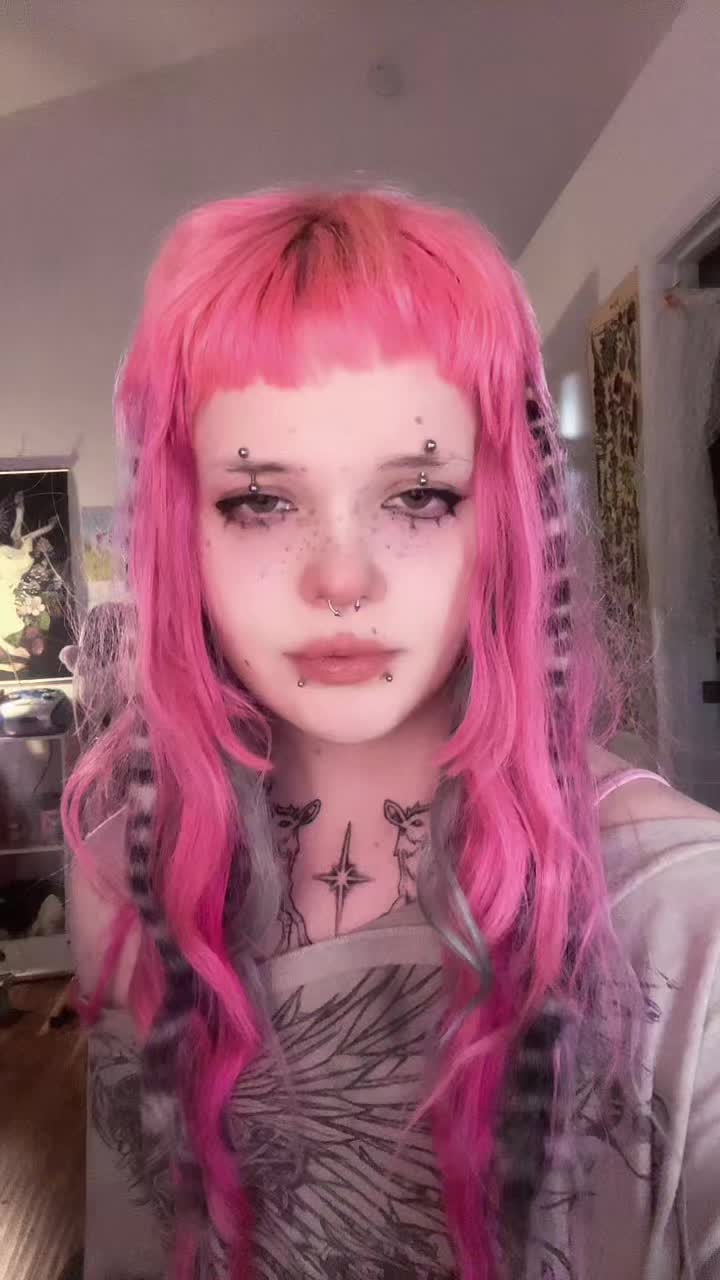 @kneesock