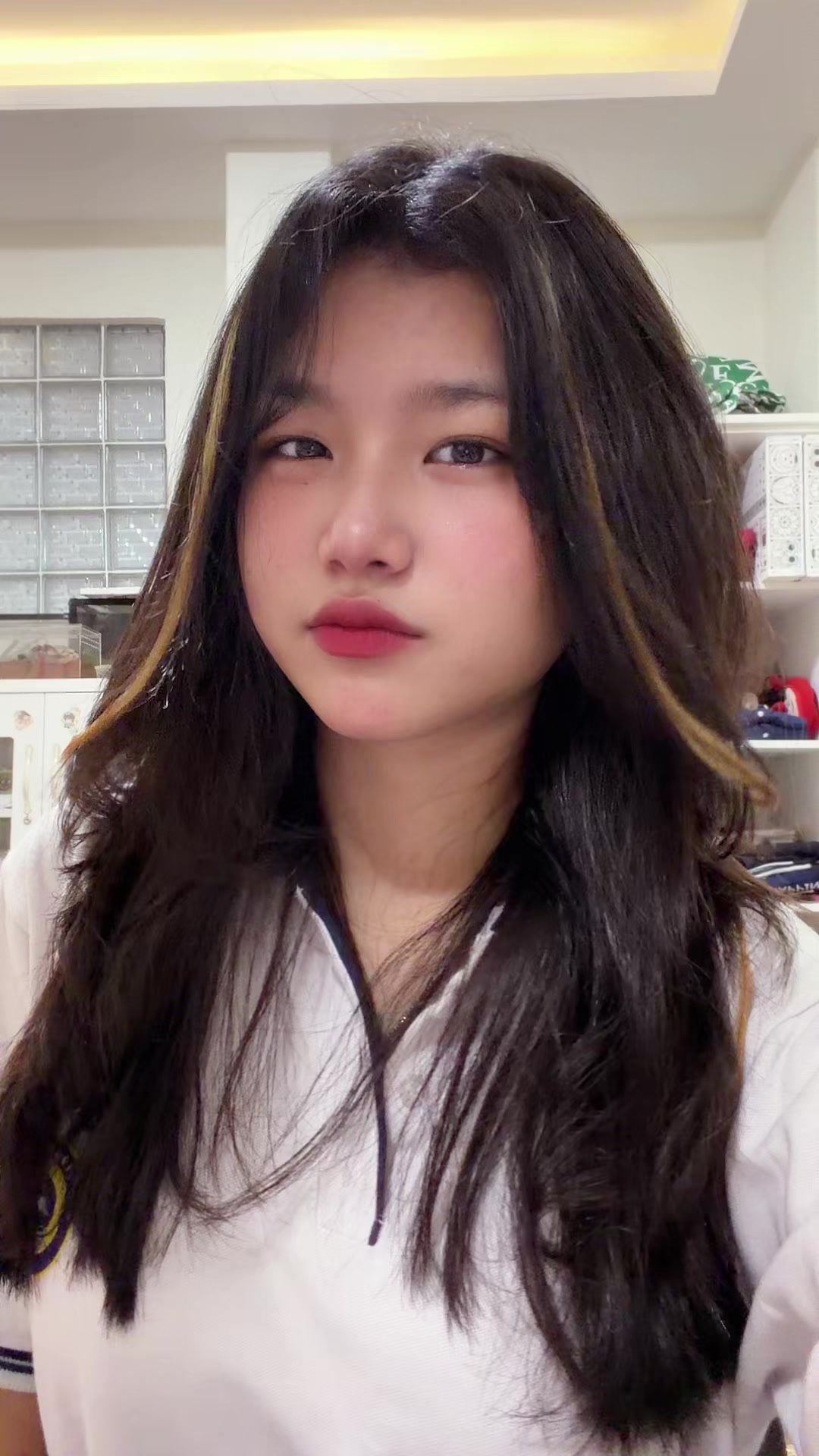 @Phyo-:/;”