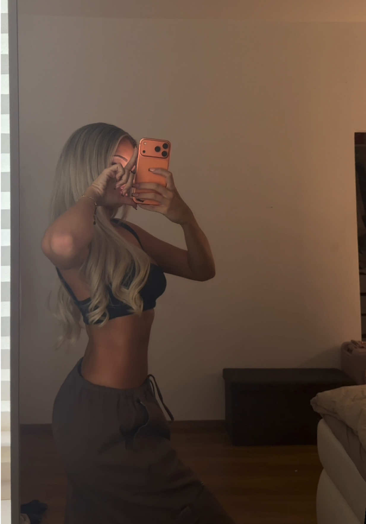 @ℳ𝑜𝓃𝒾𝓆𝓊𝑒