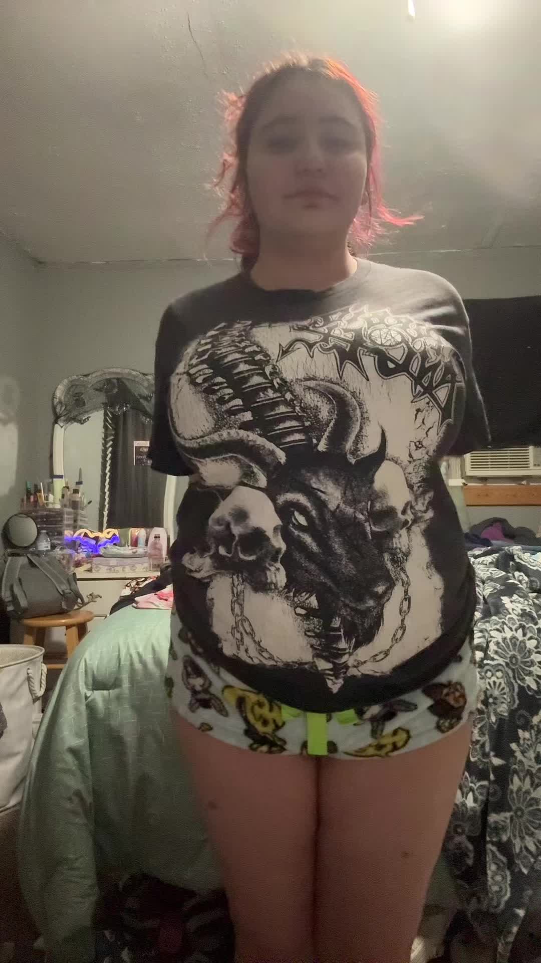 @Emm♥️🦇⚰️