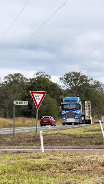 @Tiaro Truck Spotter ๐