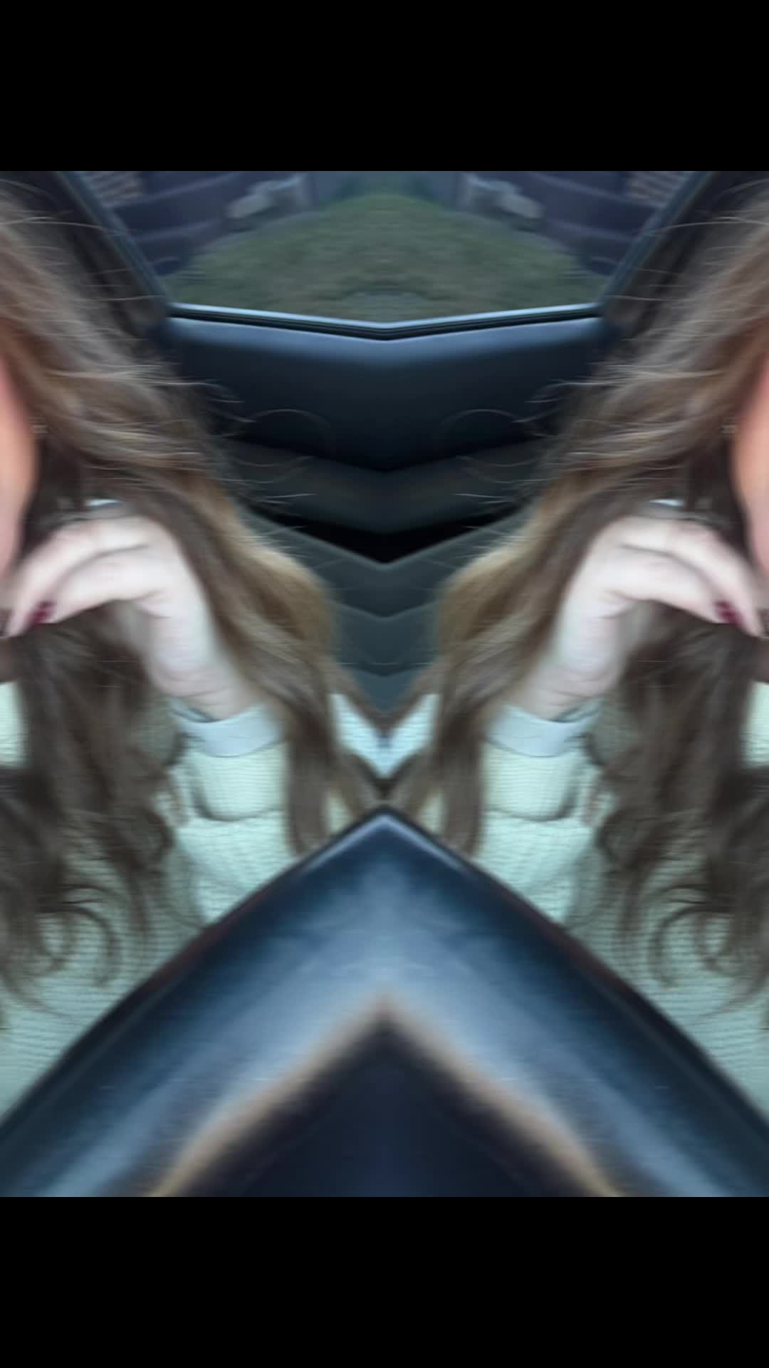 @JoanieLynn