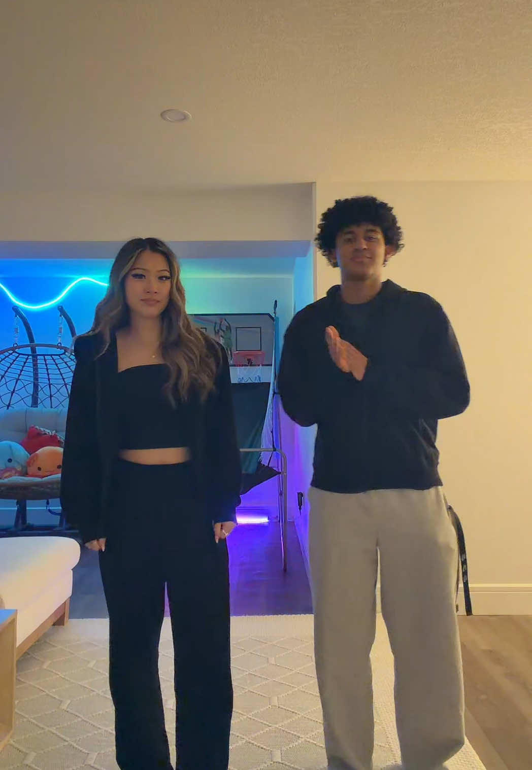 @𝐽𝑂𝑌