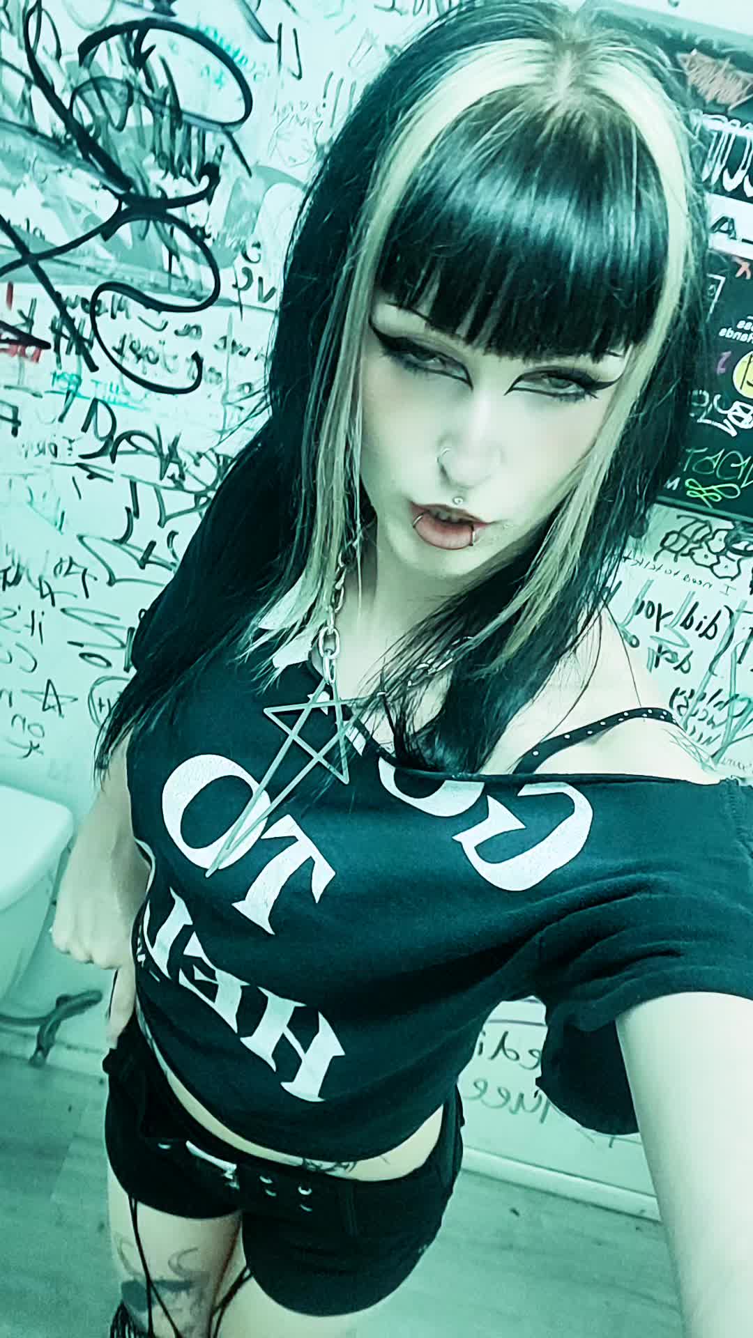 @☣⸸𖤐toxic_bat333𖤐⸸☣