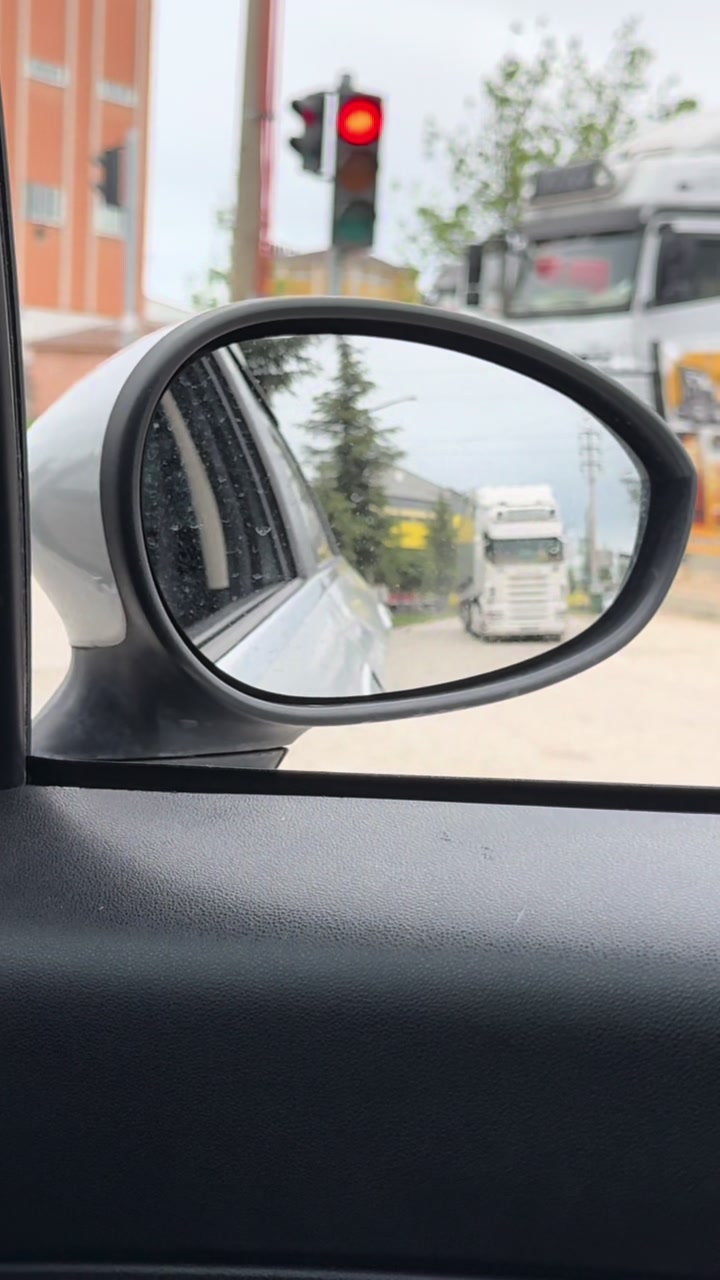 @Ebru &G&ouml;khan