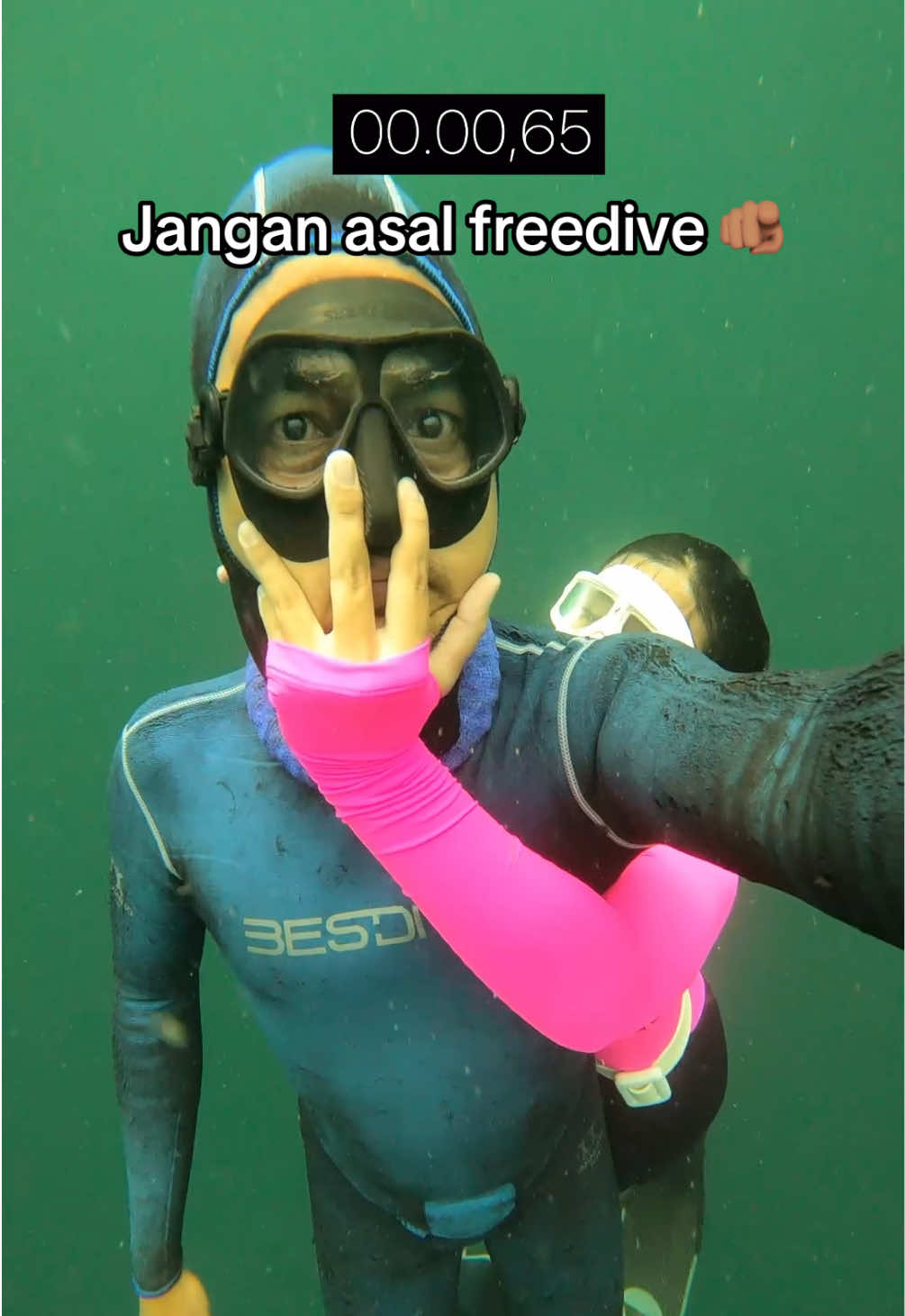 @Yuki | Diving & Traveling