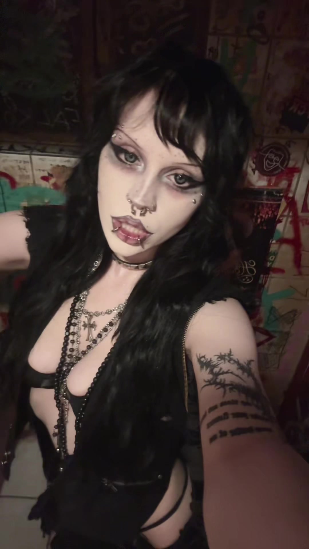 @palesw0rdsgirlx