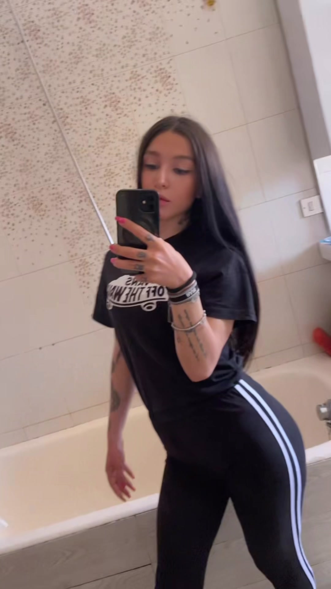 @Mary🐺🌹