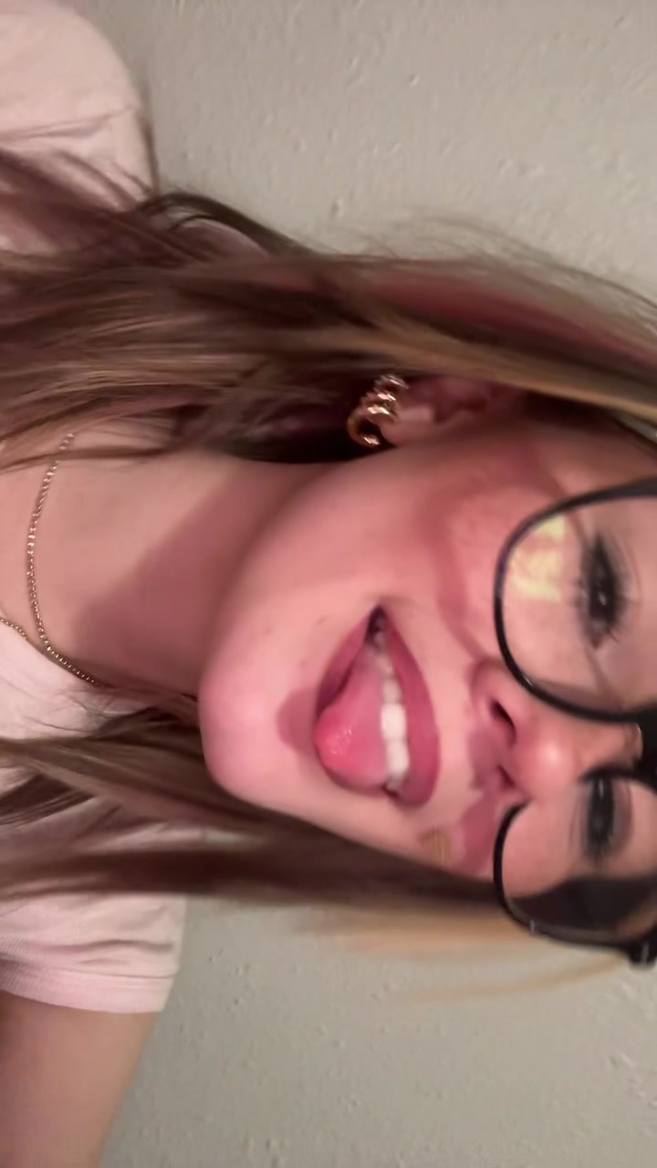 @Ashlynnnnn:)