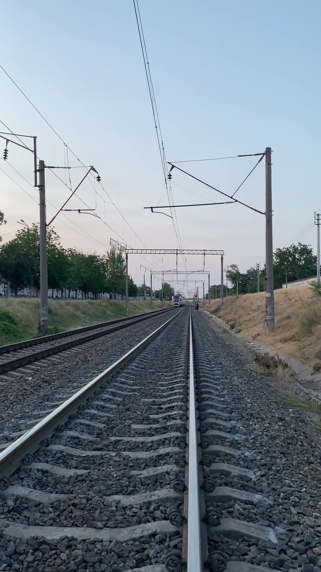@𝗡𝗶𝗿𝗼𝘄_𝗿𝗮𝟭𝗹𝘄𝗮𝘆🛤️