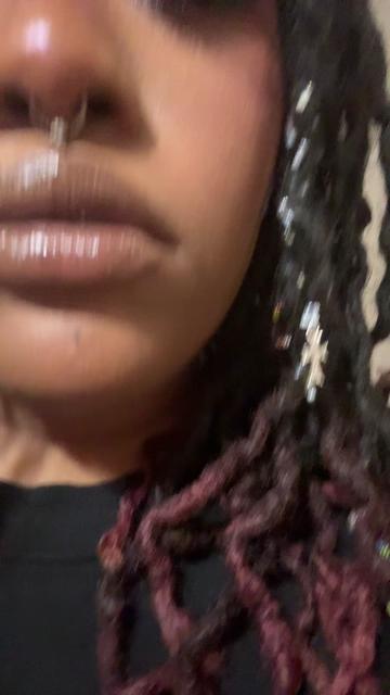 @🦦