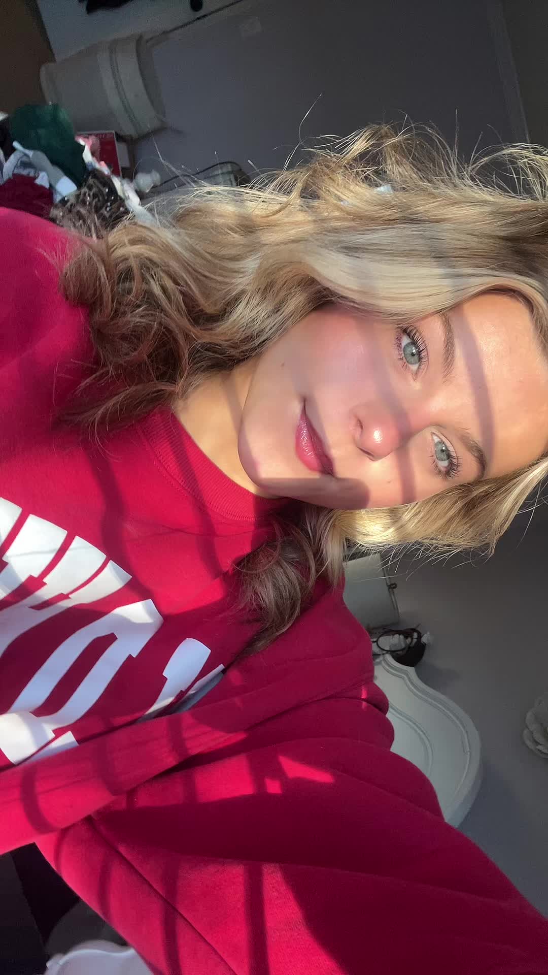 @averyhill24
