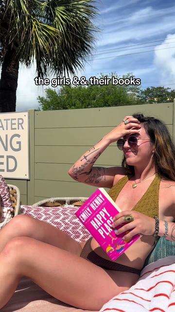 @lola🧚♀️📖✨