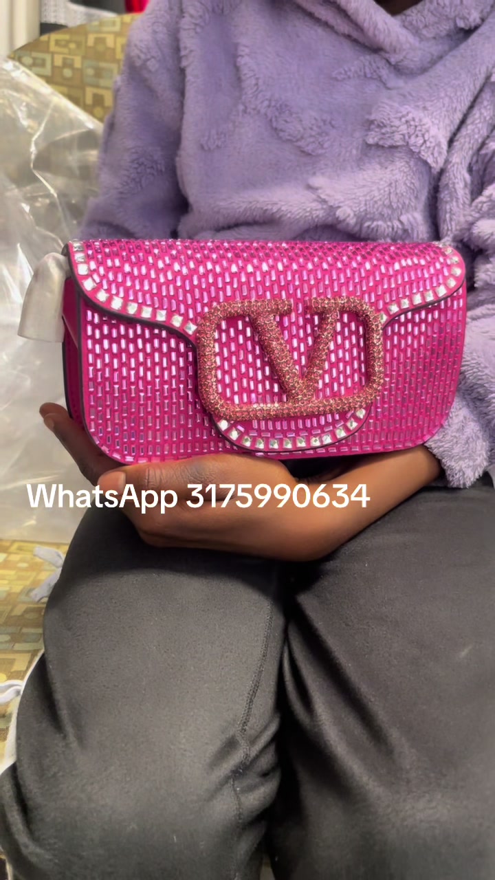 @Holafashionhouse