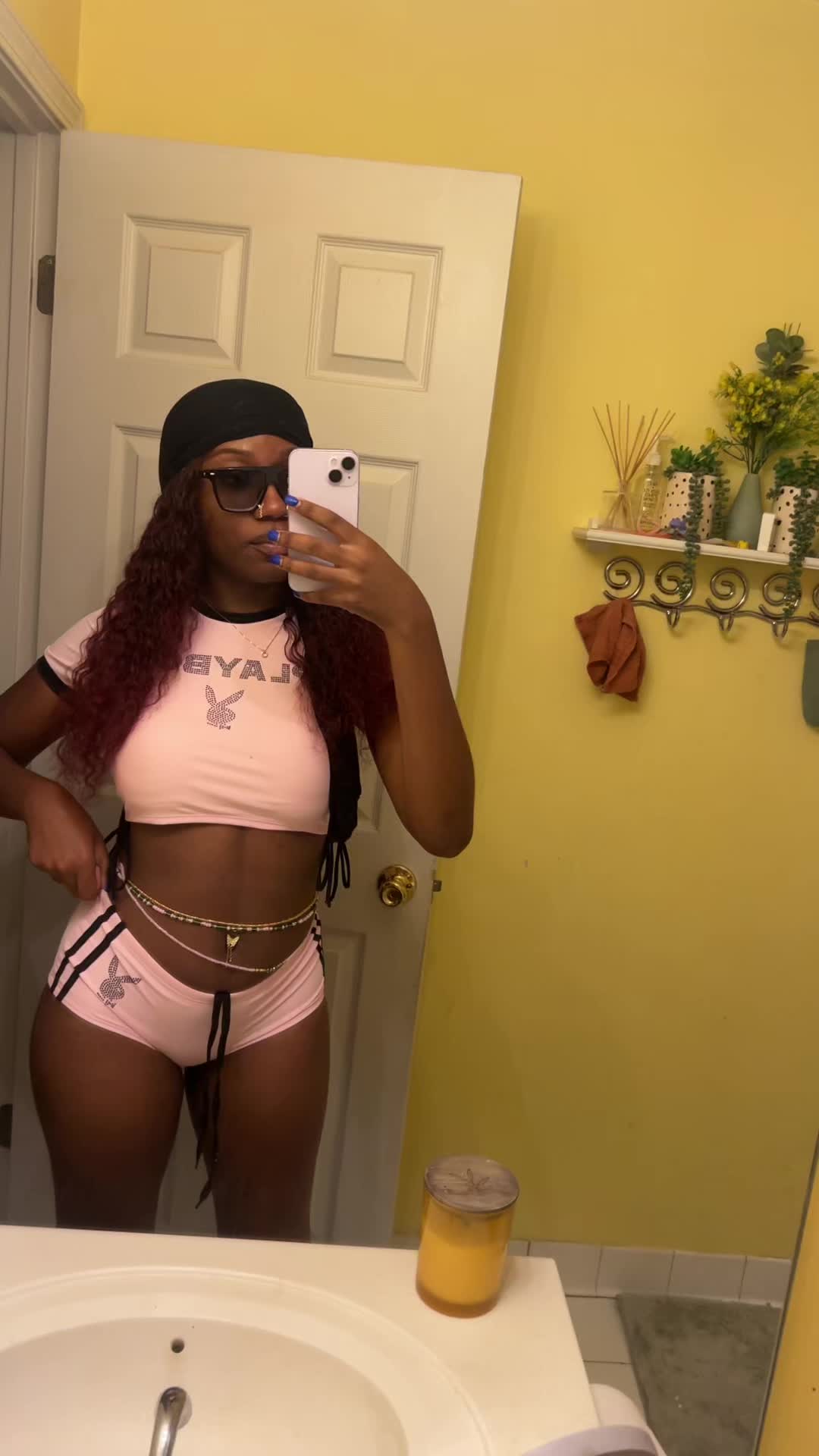 @Thereallvalentina
