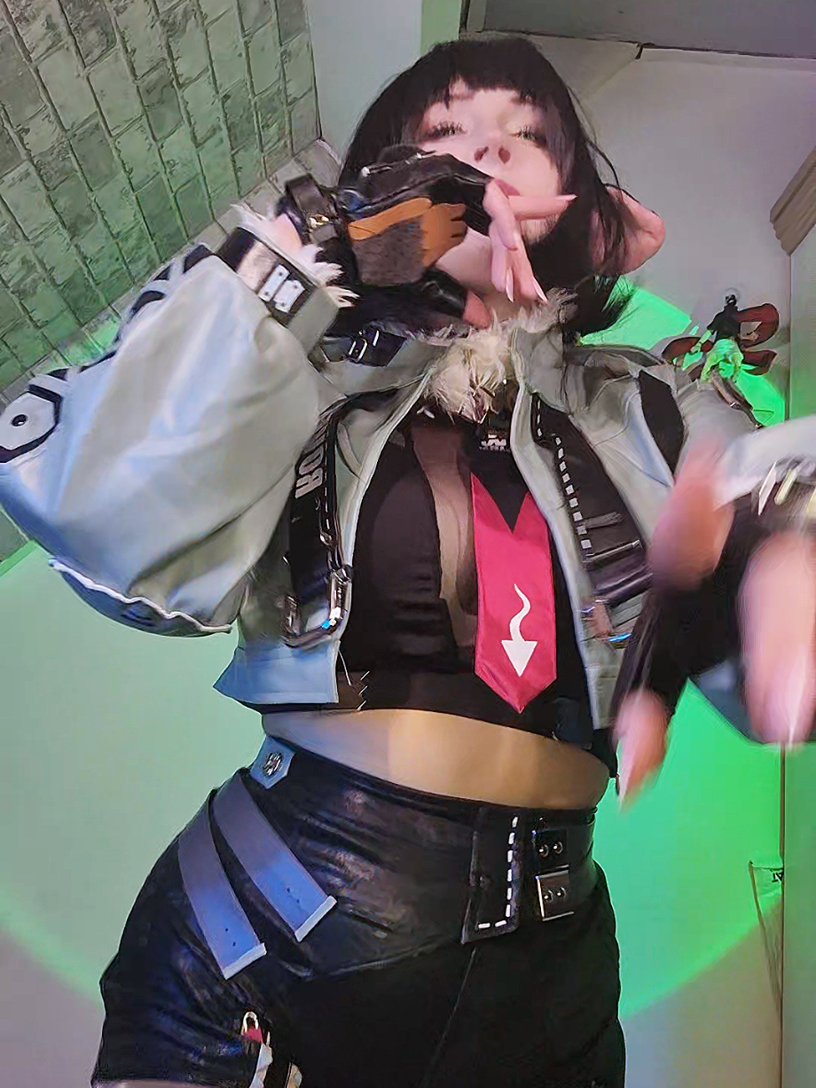 @twitch.tv/nikari_cosplay