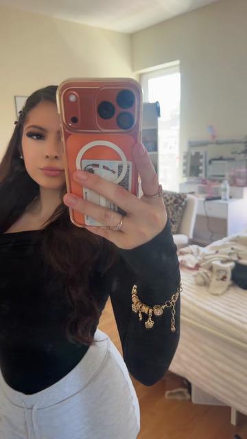 @👸