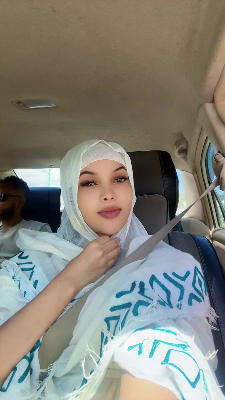 @fiyona🦋