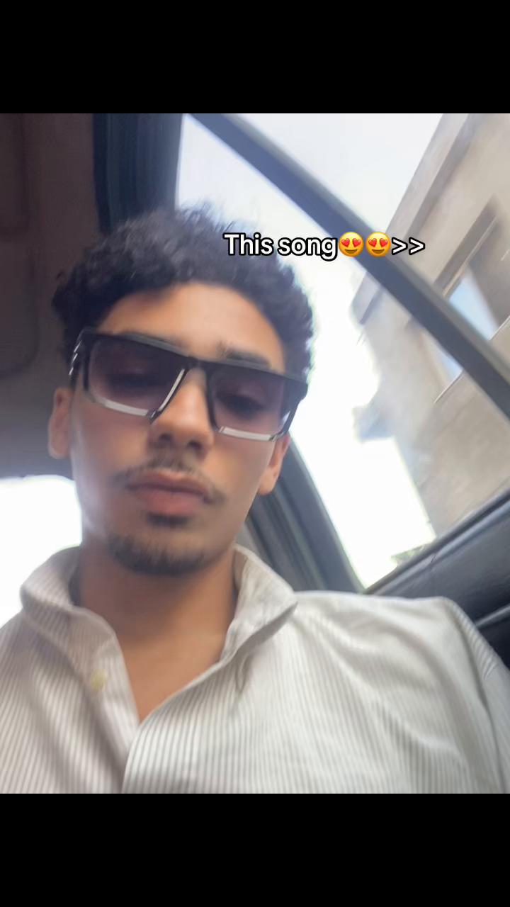 @🎭