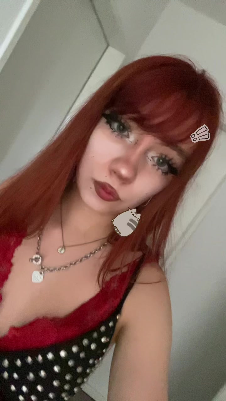 @FEMBOY GOONER ﾒ𝟶