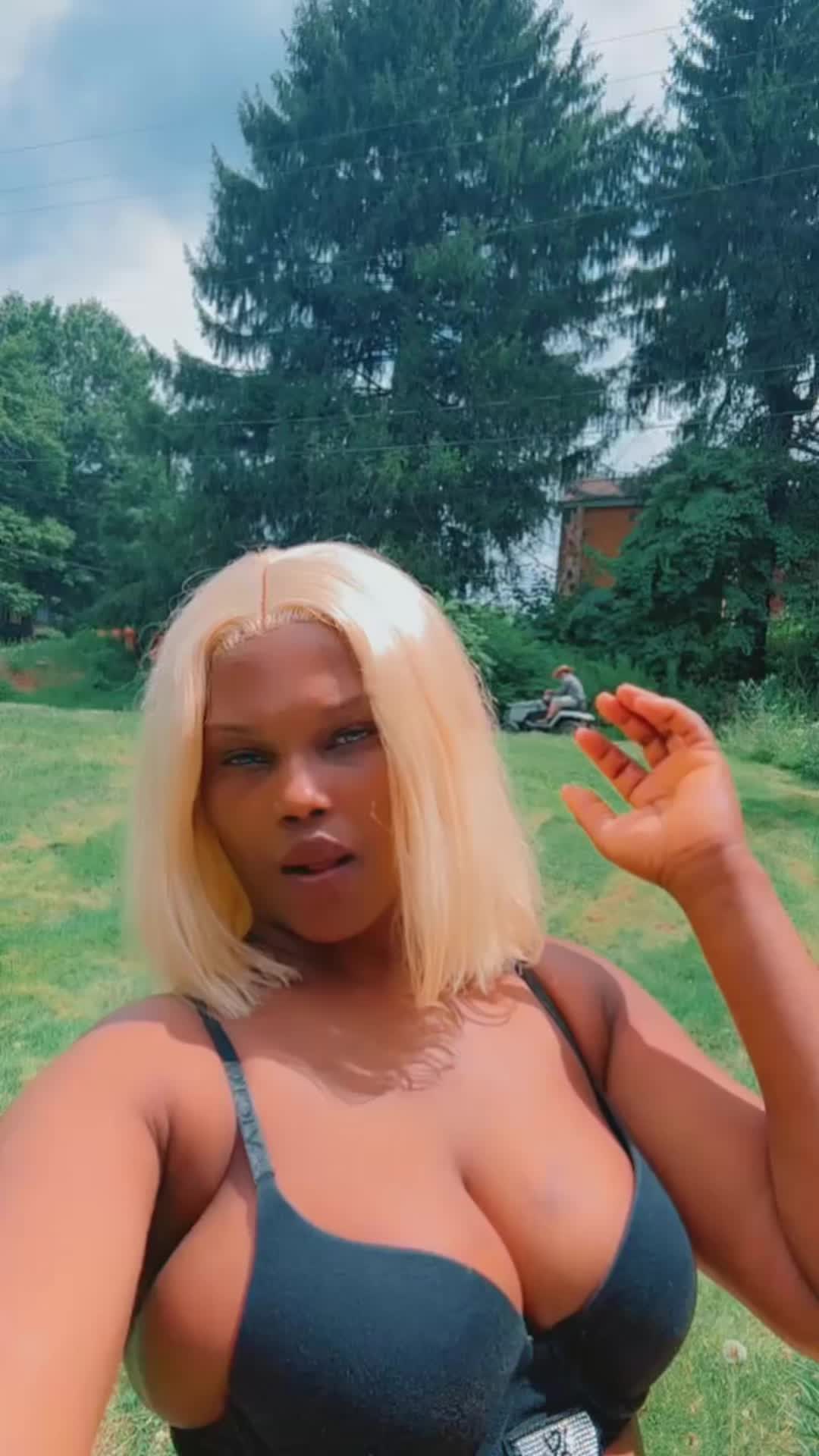 @🥷🏾👸🏽Elizabeth