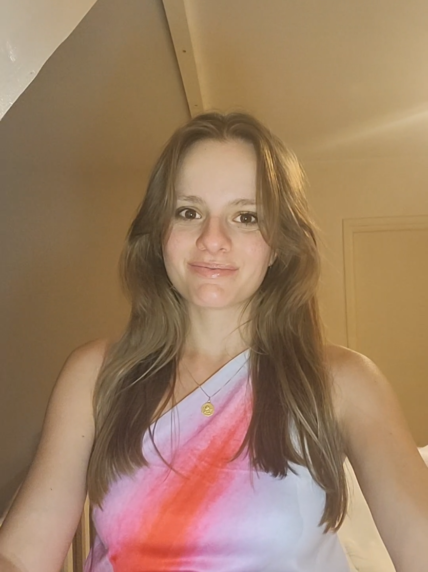 @Chlo ✨️