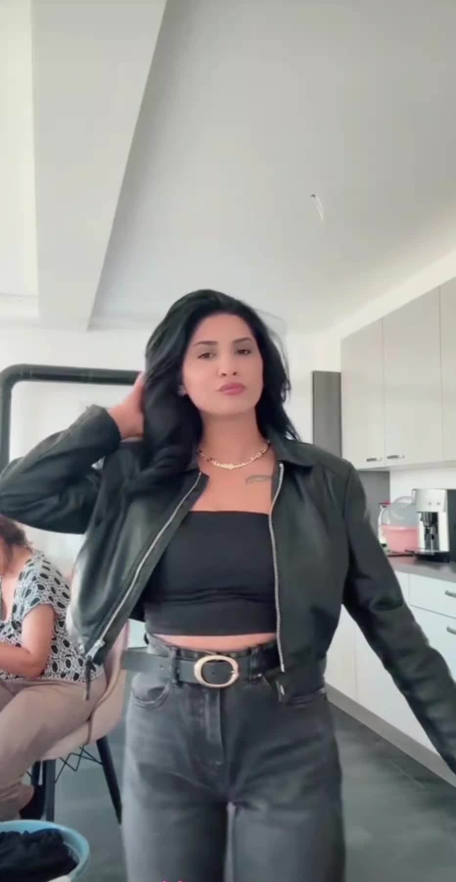 @Anife12