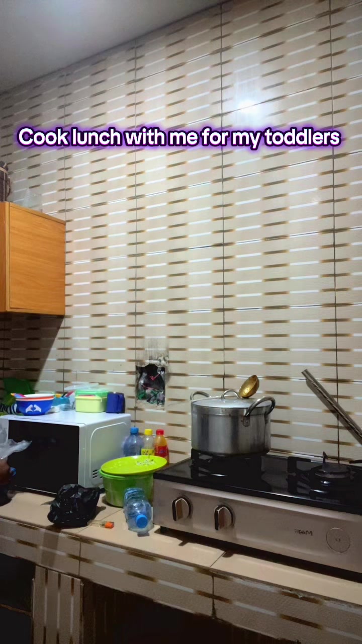 @Lorapeals18
