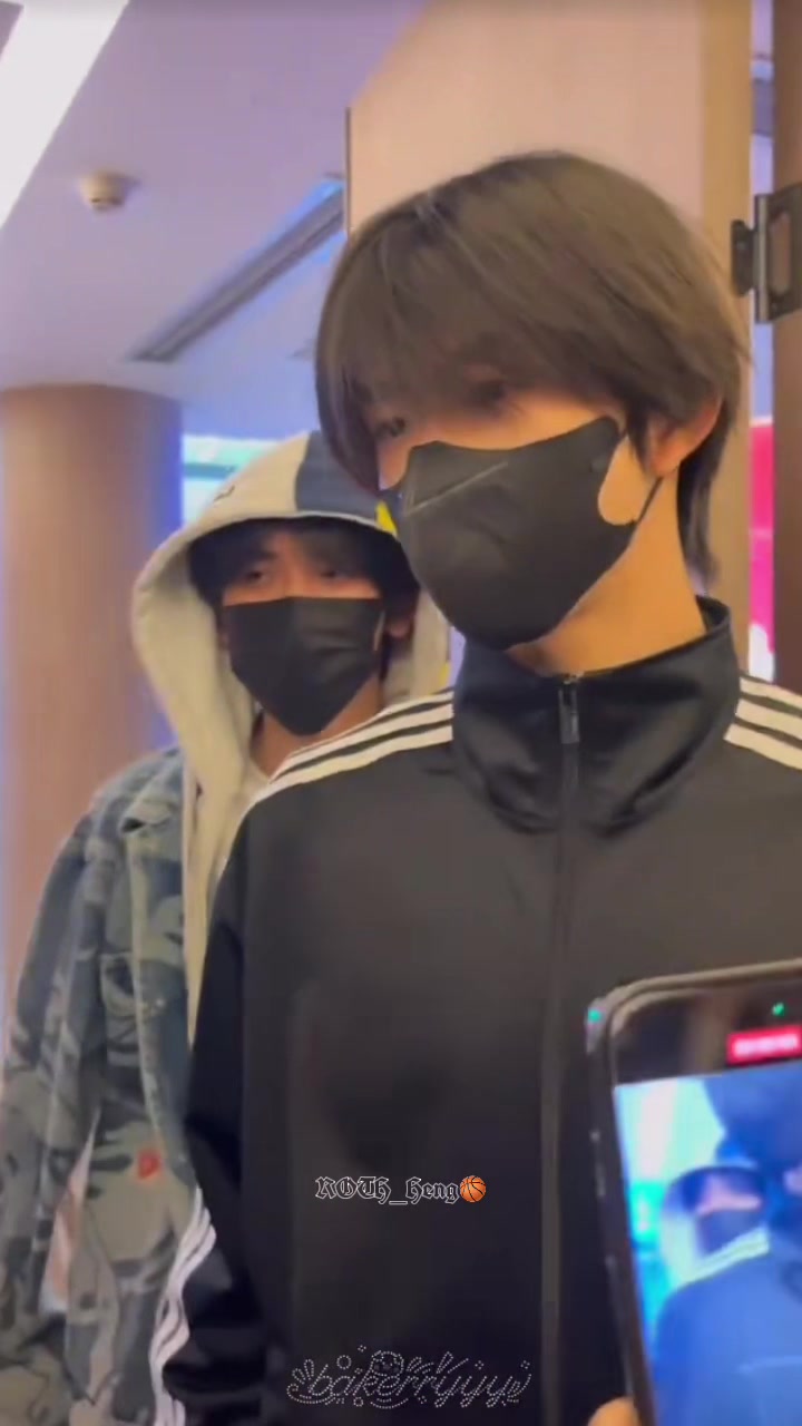 @𝐂𝐡𝐞𝐧𝐘𝐢𝐡𝐞𝐧𝐠_陈奕恒ᥫ᭡