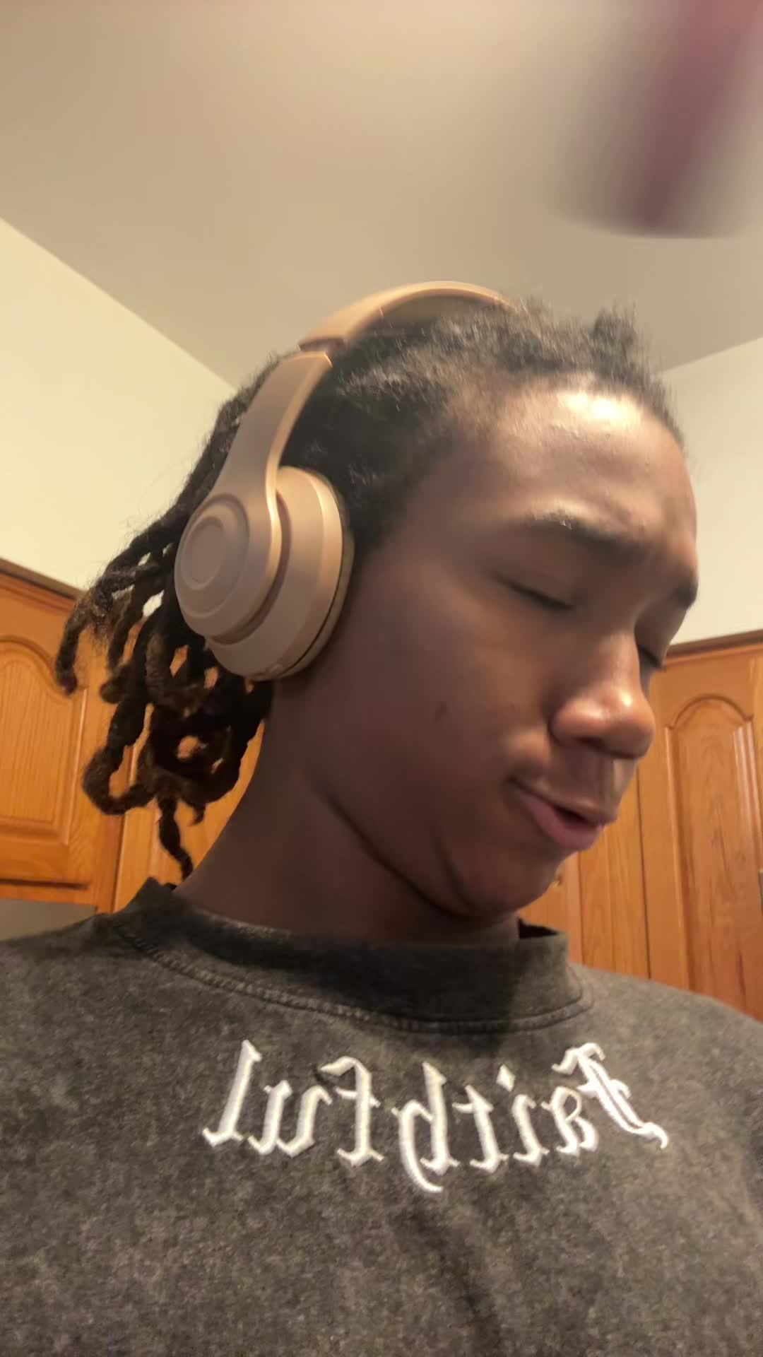 @QI