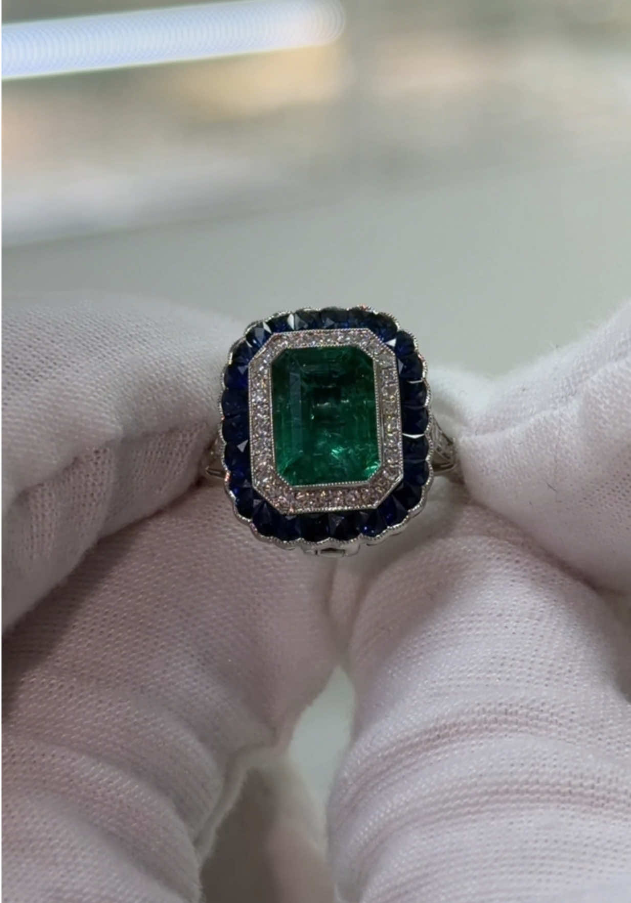 @JR Colombian Emerald