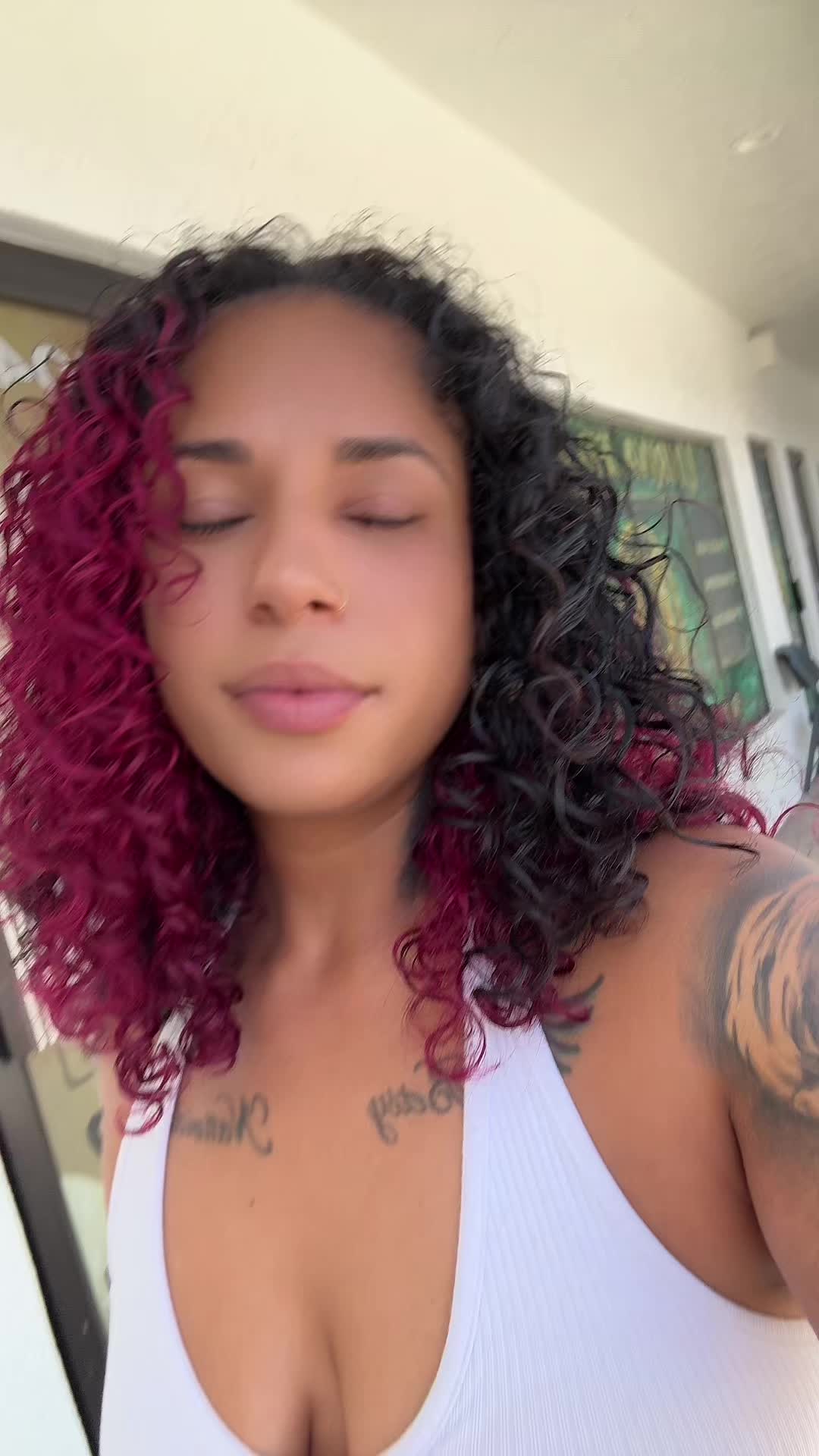 @ShhmoneyCurl