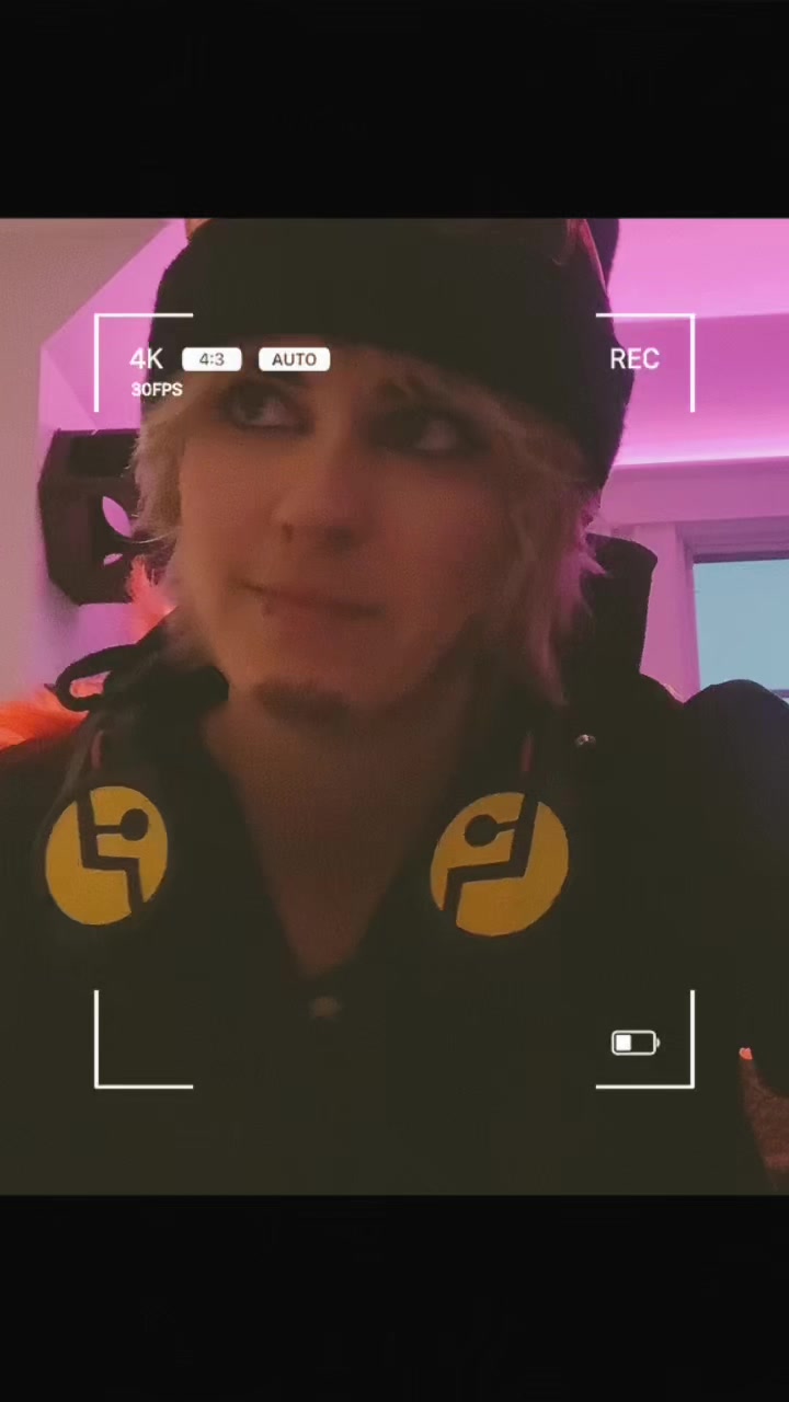 @Rora
