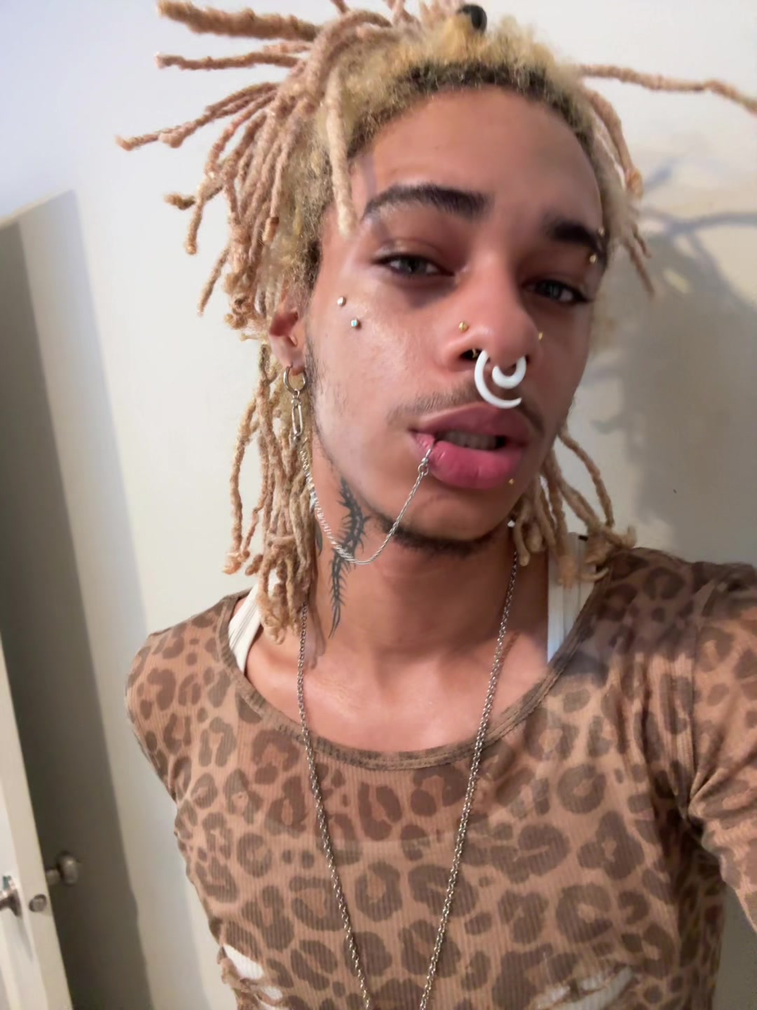 @𖣂♱AK𖣂♰