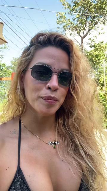 @linlauraof