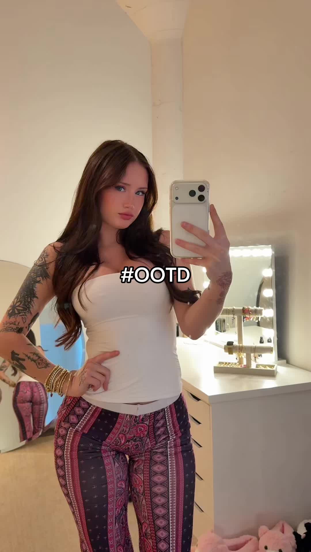 @Lenaaa