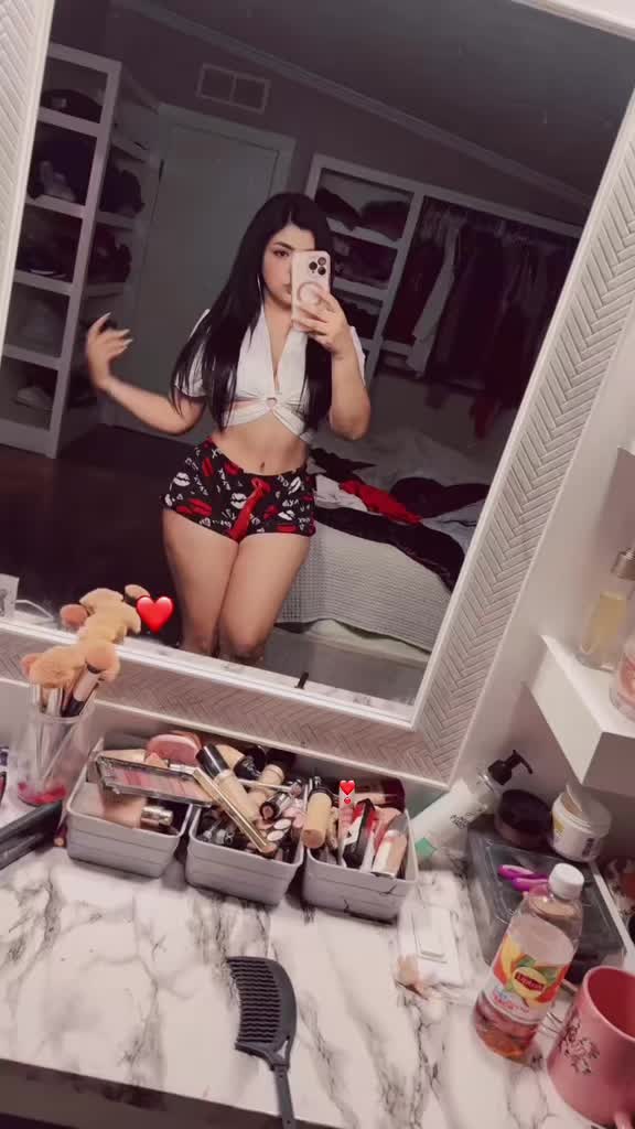 @Lore🦋
