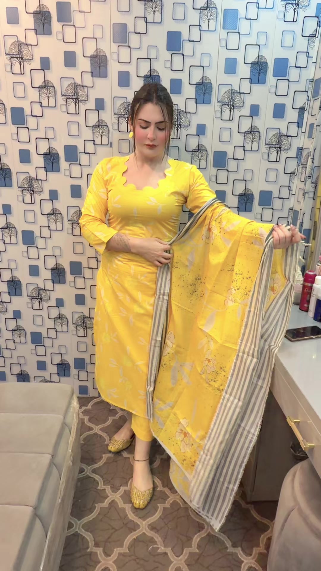 @Riya Khan34