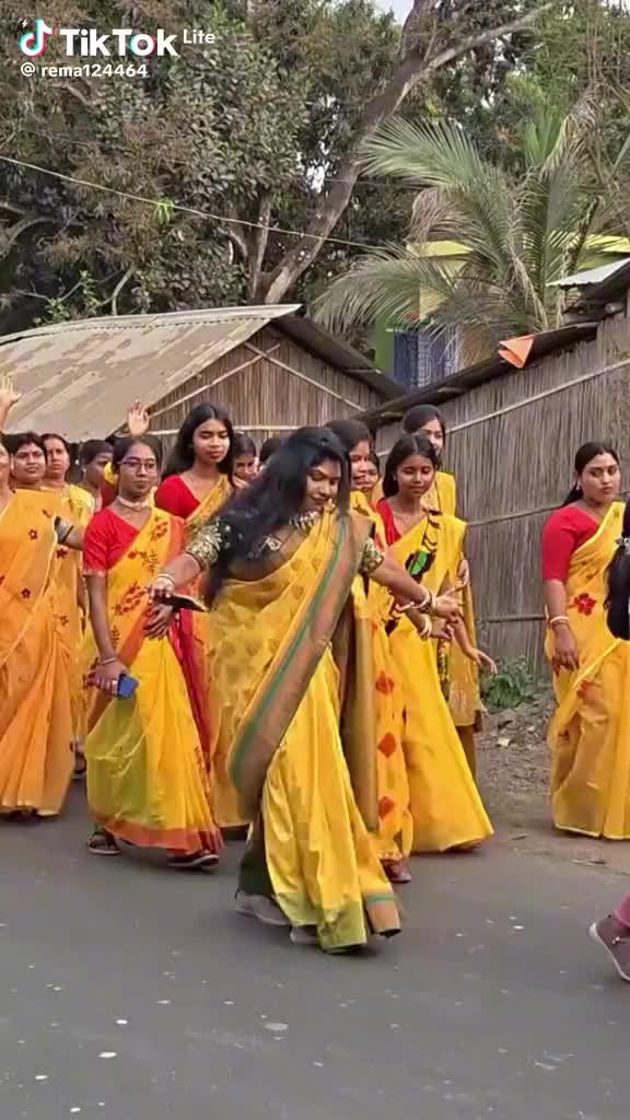 @অচেনা মানুষ