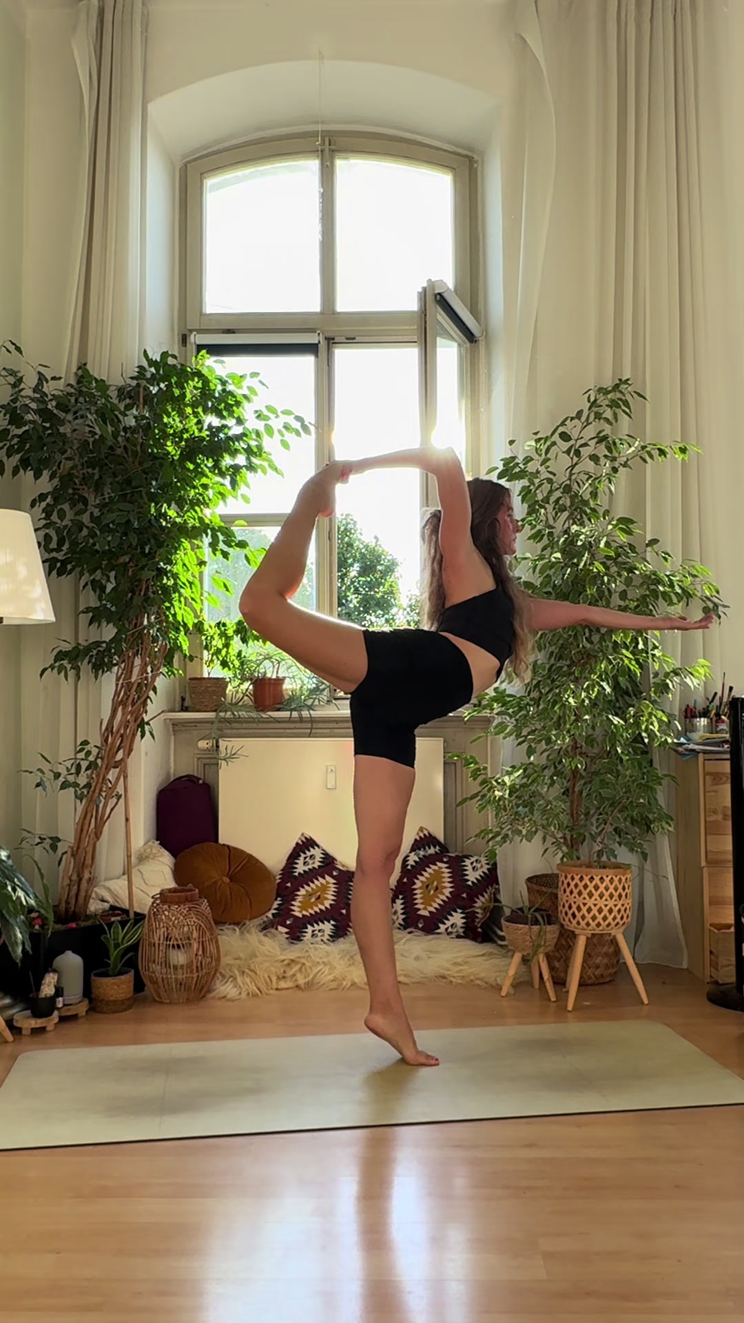 @Marla Moon Yoga 🌒
