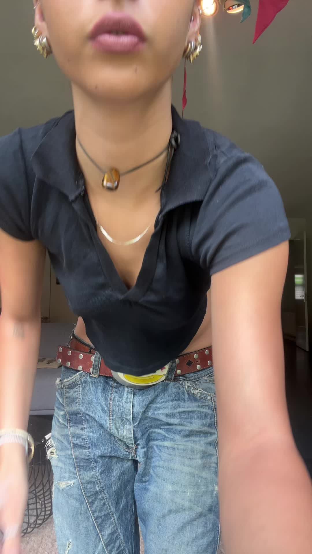 @Twerking_frog