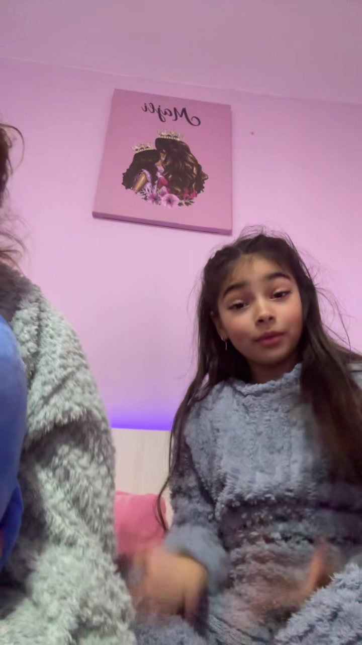 @Lily glloga
