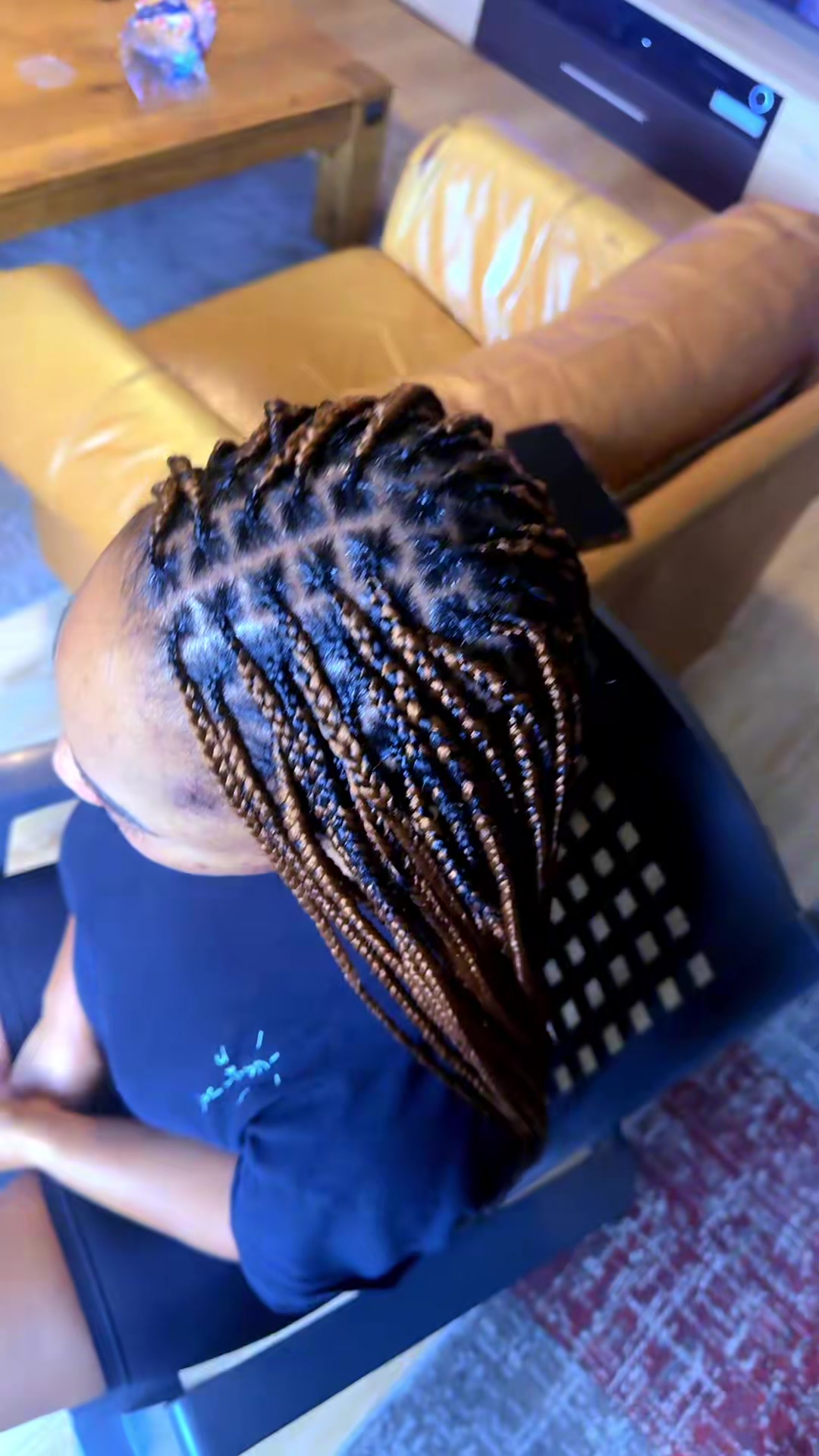 @Ririmakeover & hairstylist